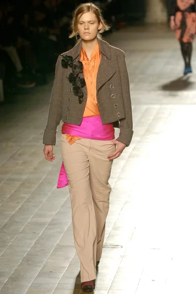 Look 60